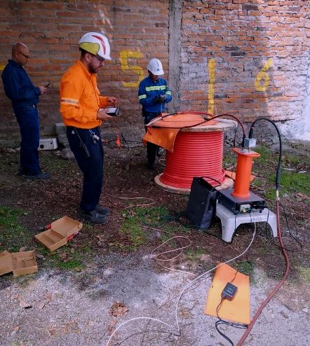 Pruebas eléctricas a cable, en sitio.