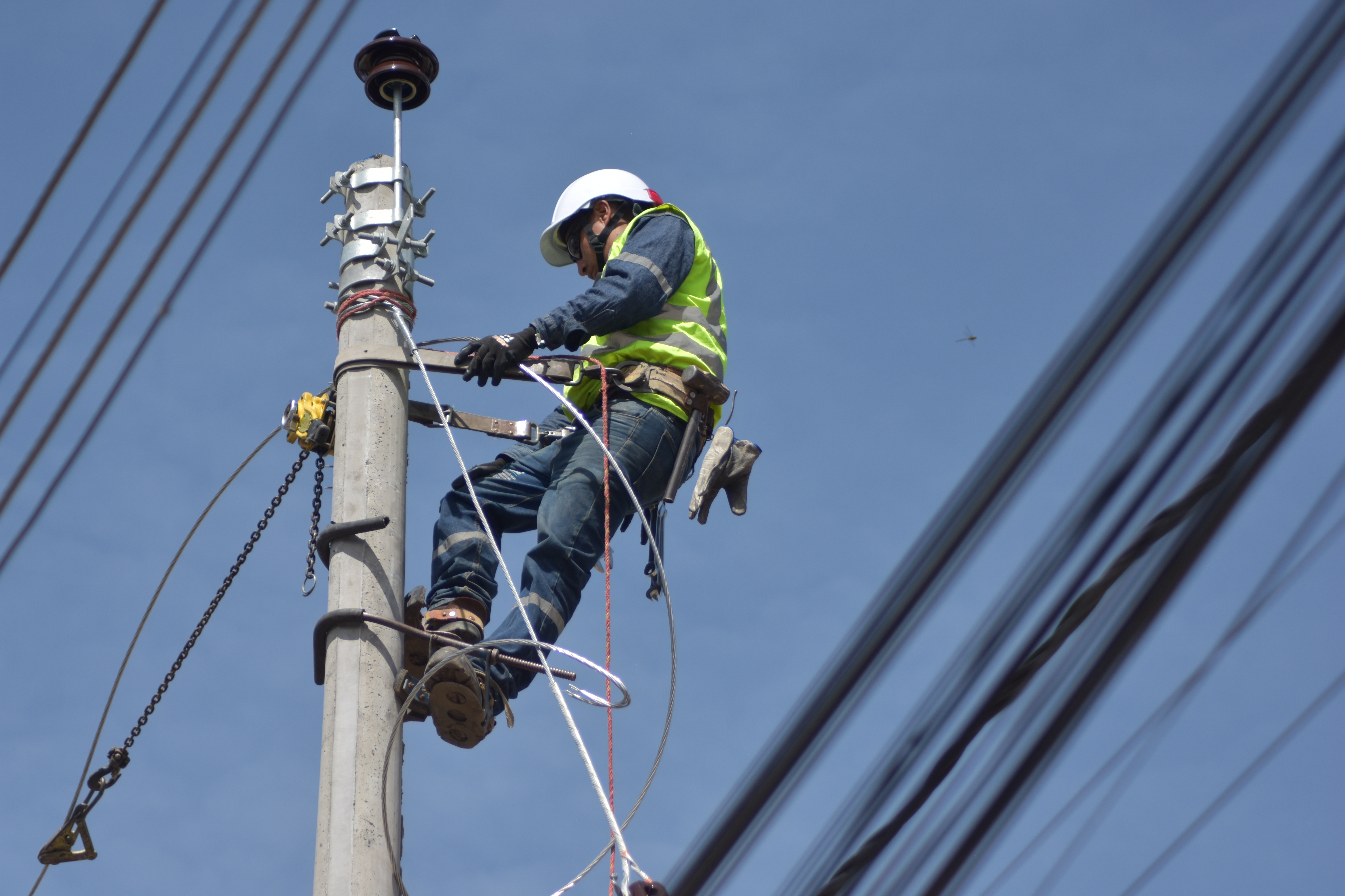 Varios proyectos eléctricos se ejecutarán durante 2025 en la parroquia Calderón.