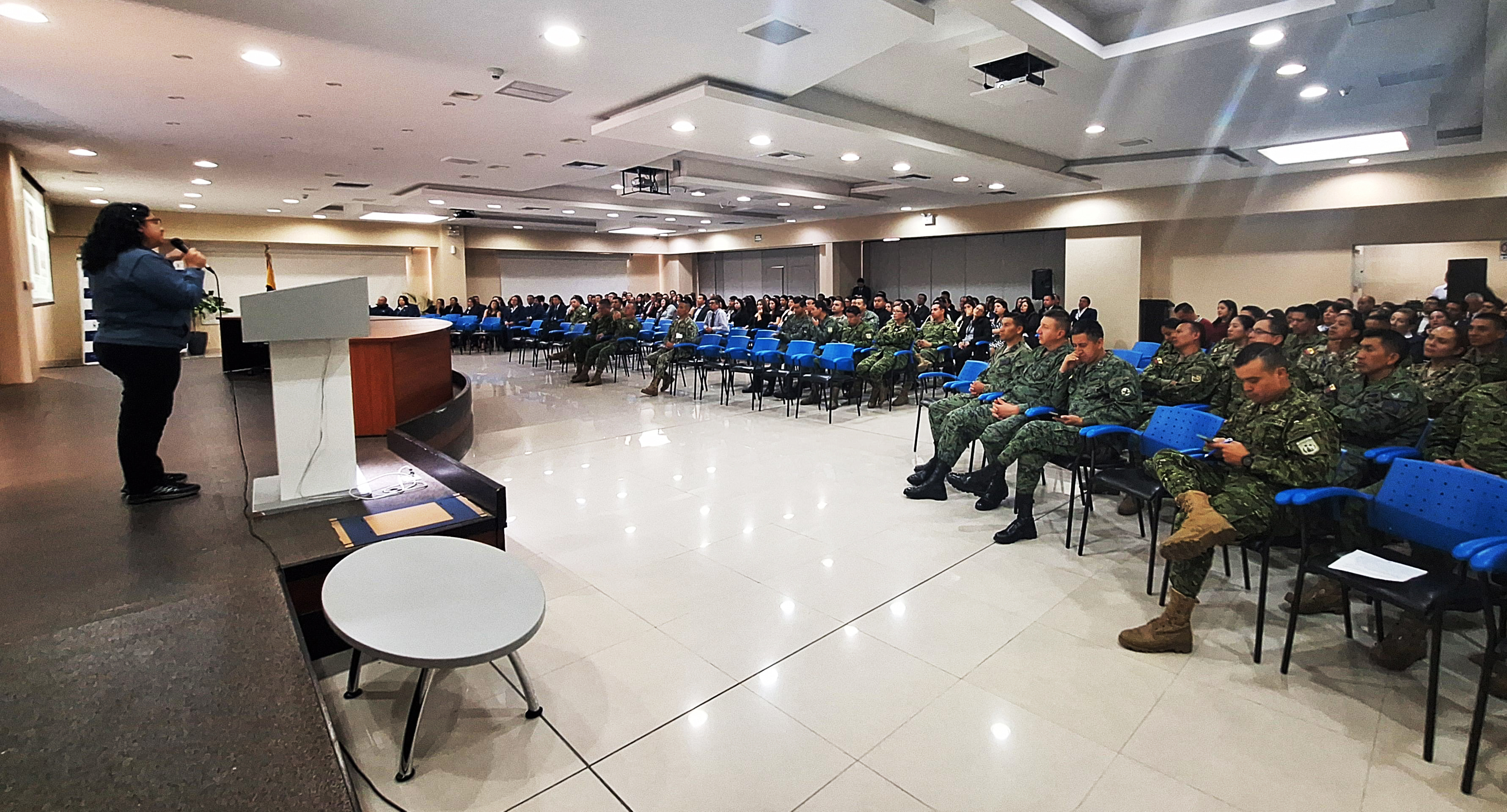 Capacitamos a funcionarios del ISSFA en eficiencia energética