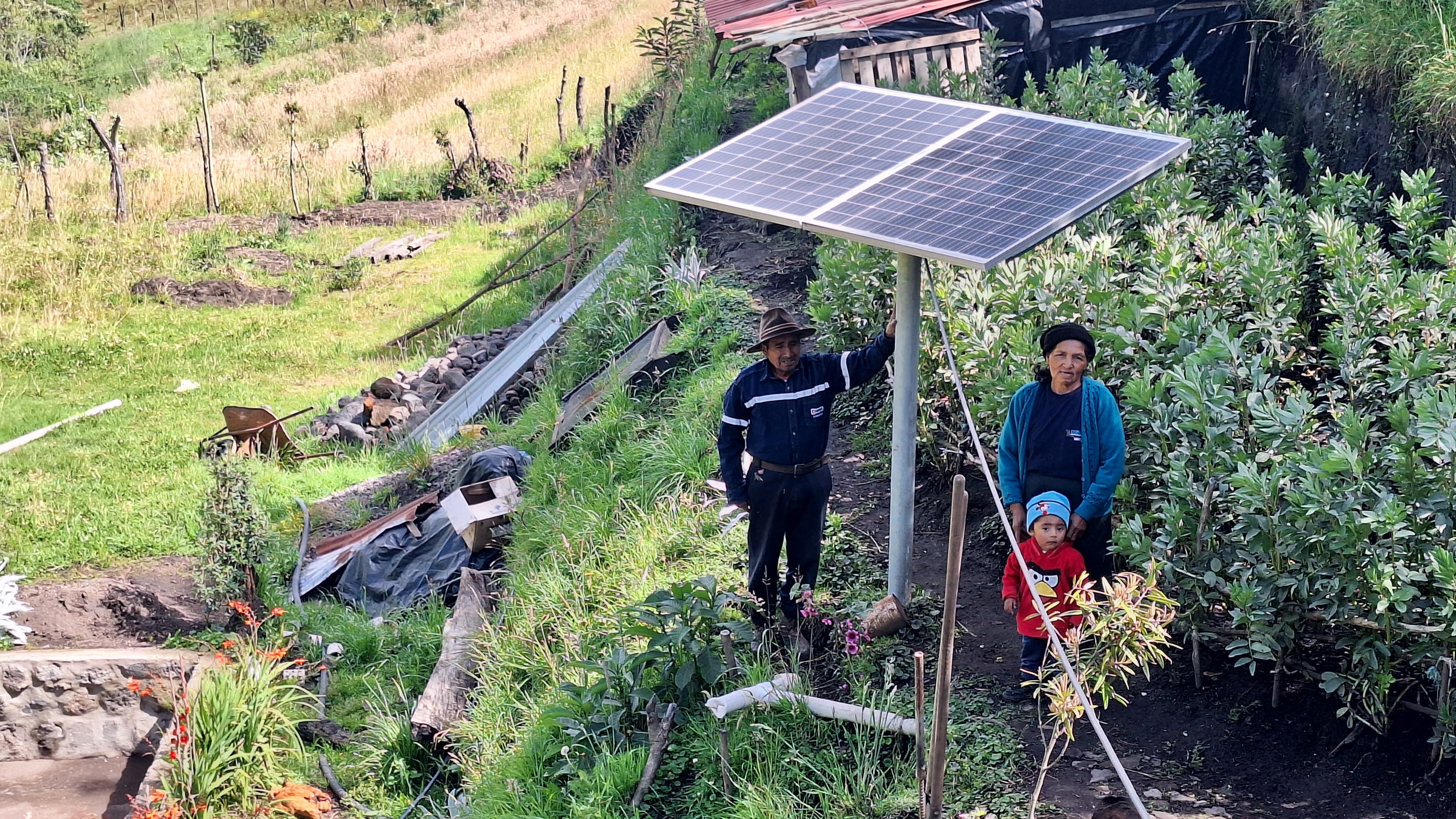 Sistema fotovoltaico aislado instalado en San Miguel de Pedregal