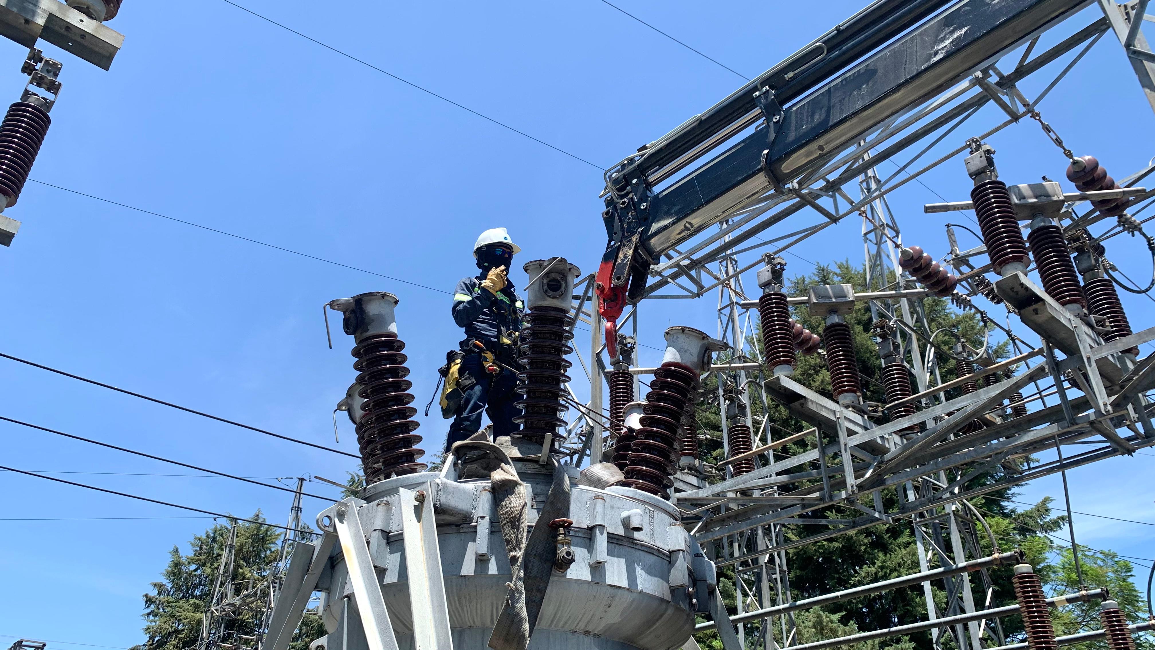 La Empresa Eléctrica Quito, EEQ, avanza en la modernización de su infraestructura eléctrica.