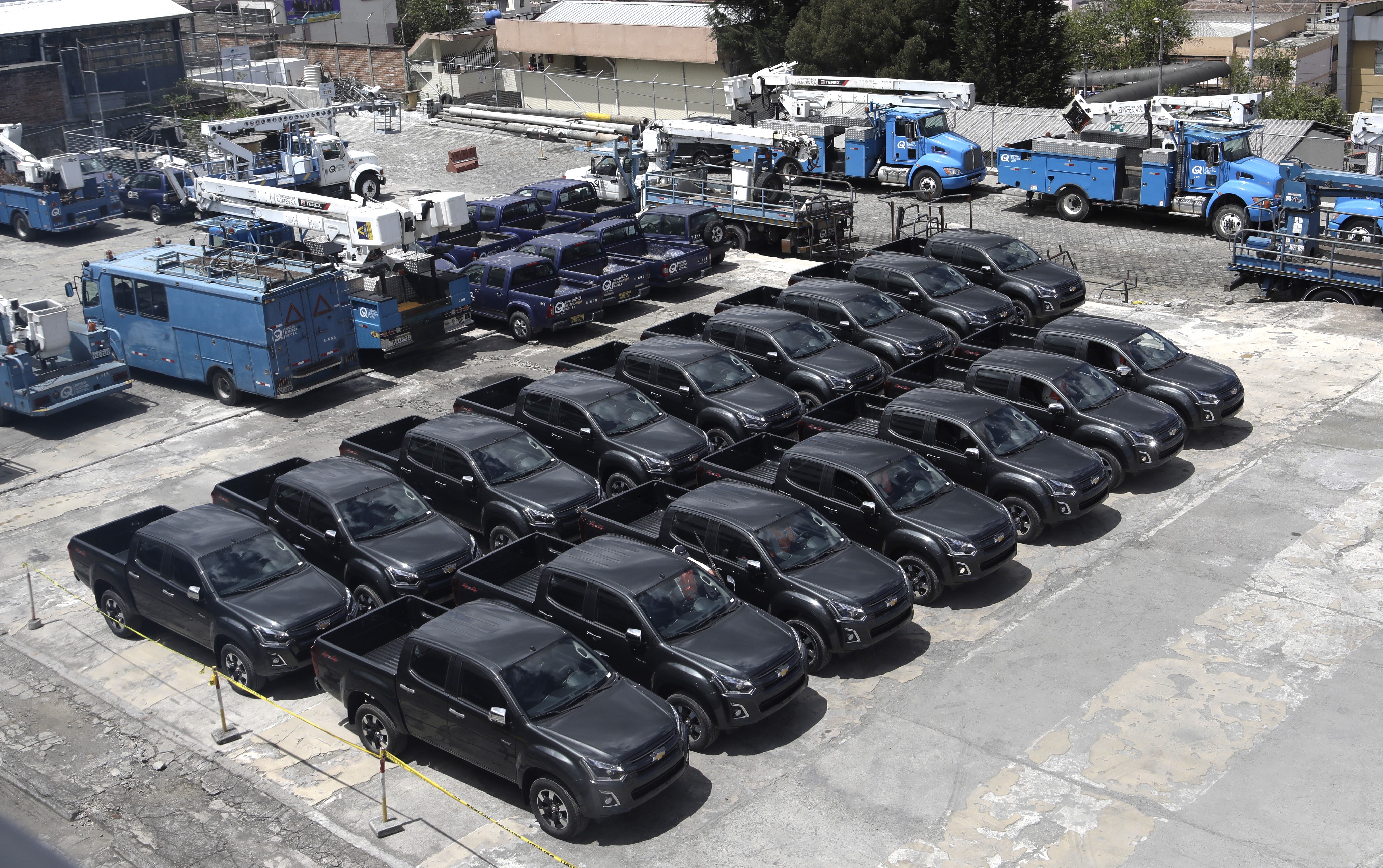16 nuevas camionetas fortalecen el transporte operativo de la EEQ.