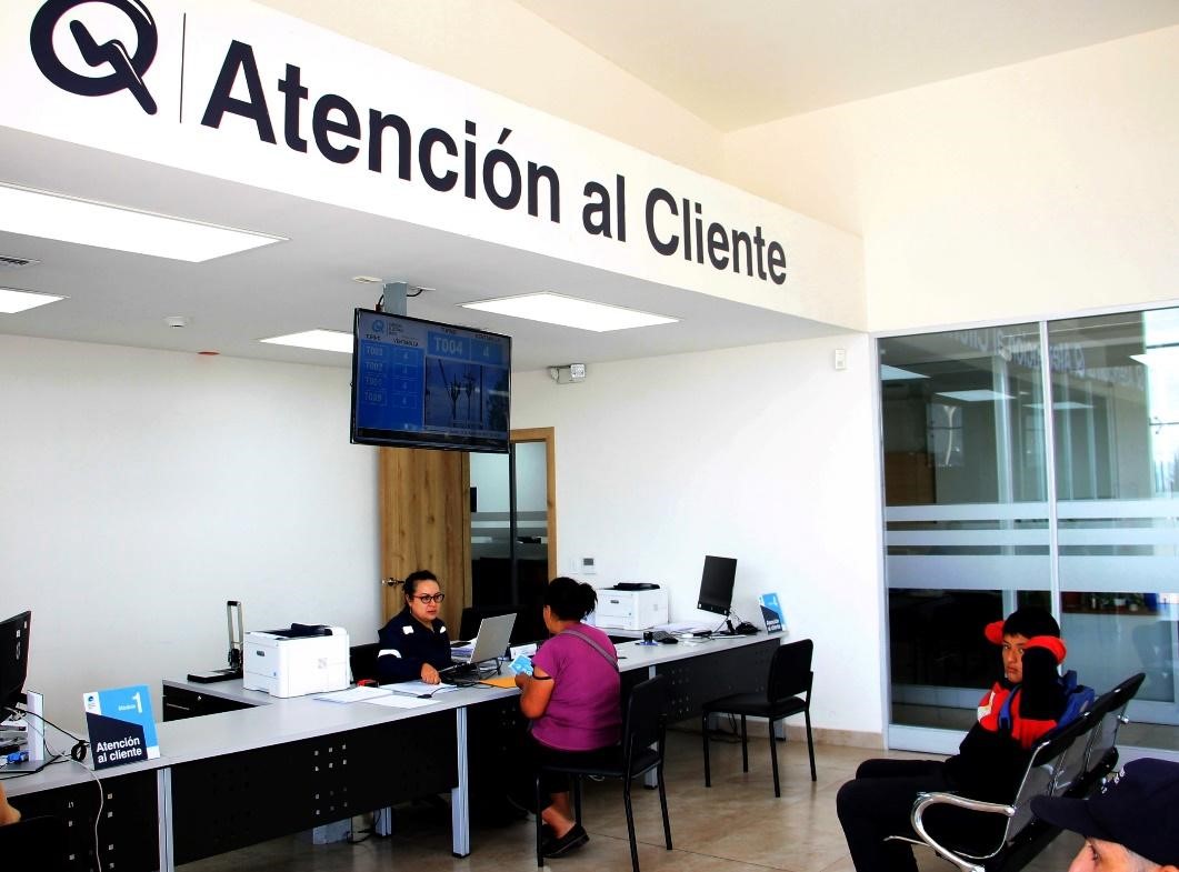 Atención al Cliente en Agencia Calderón