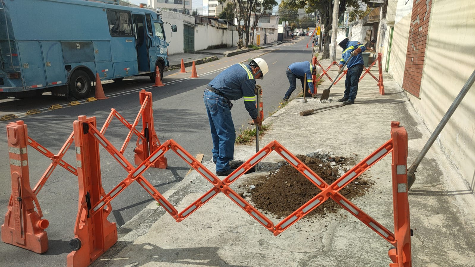 Supervisión al grupo 5 de Mantenimiento Red Aérea Urbana en los trabajos previos para una remodelación de redes.