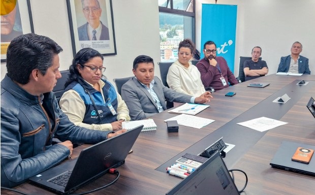 Reunión de trabajo con CNT para la implementación de planes de ahorro energético en sus instalaciones