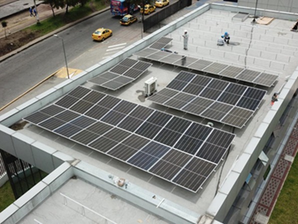 Sistema fotovoltaico en Centro Operativo Turubamba