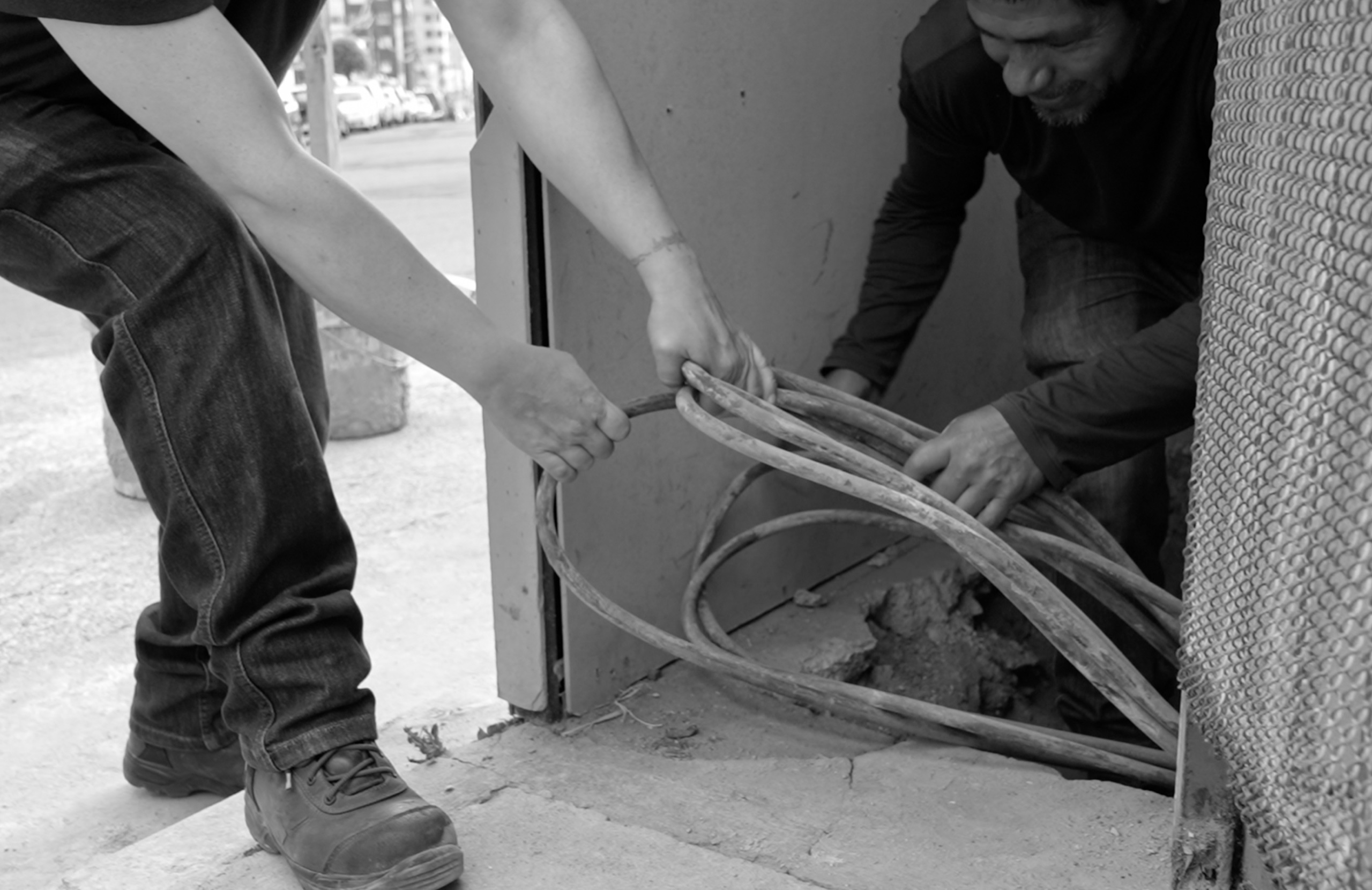 Denuncia todo acto sospechoso en la infraestructura eléctrica.