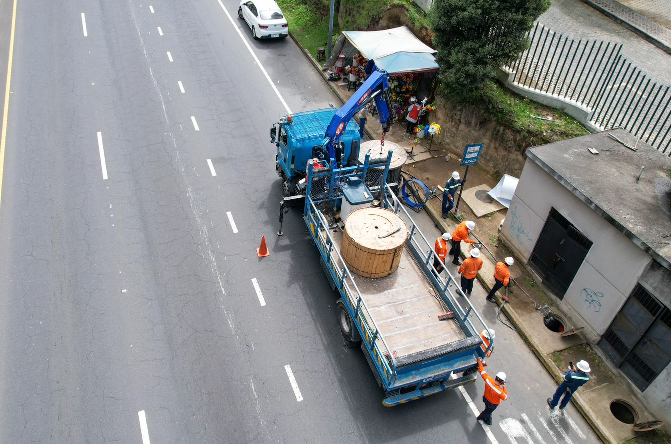 CONSTRUCCIÓN DE REDES REALIZÓ LA REPOSICIÓN DE CABLE SUSTRAÍDO EN MONTEOLIVO