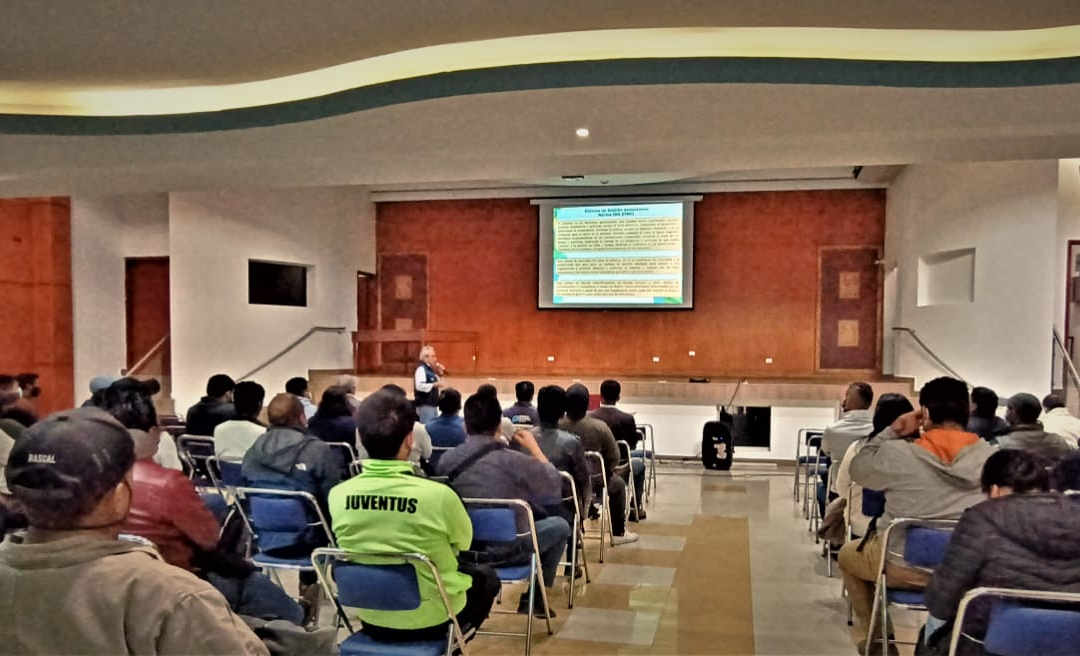 EEQ capacita a personal de contratistas, previo a iniciar trabajos de detección de pérdidas de energía.