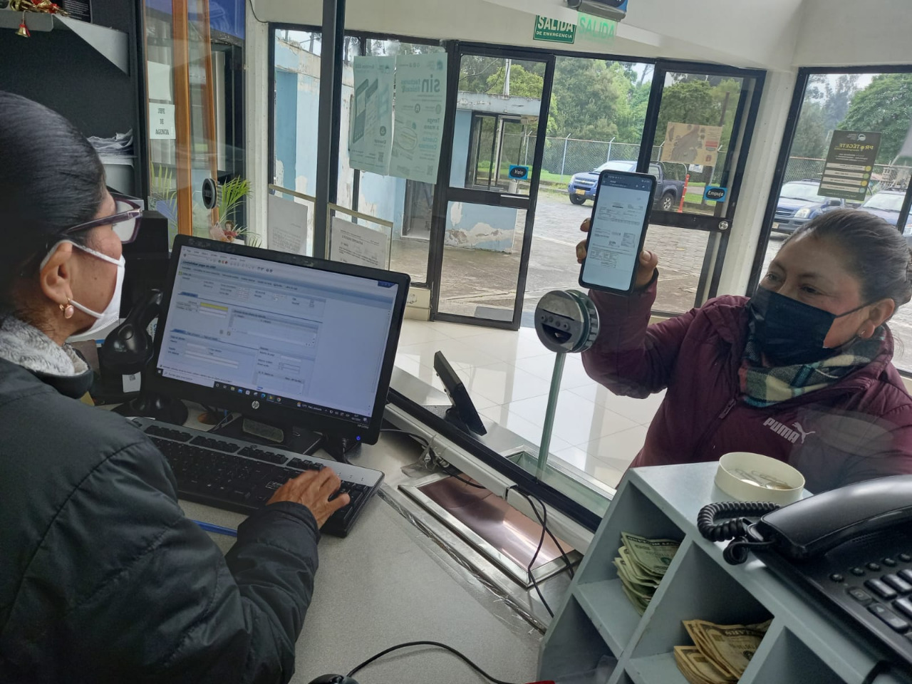 Los clientes se van familiarizando con la factura electrónica y el pago de su consumo.