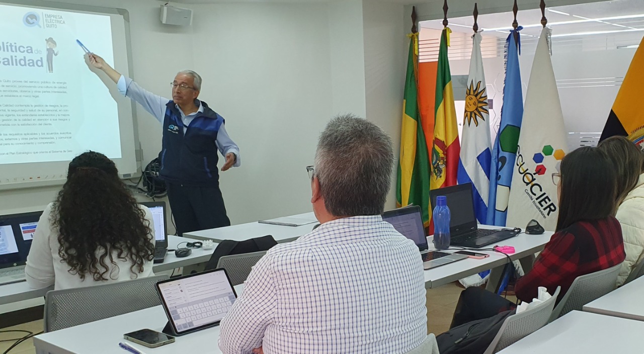 Reforzar las técnicas de auditoría y experiencias en la aplicación de la norma ISO 9001:2015 se compartió en el taller con Cenace.