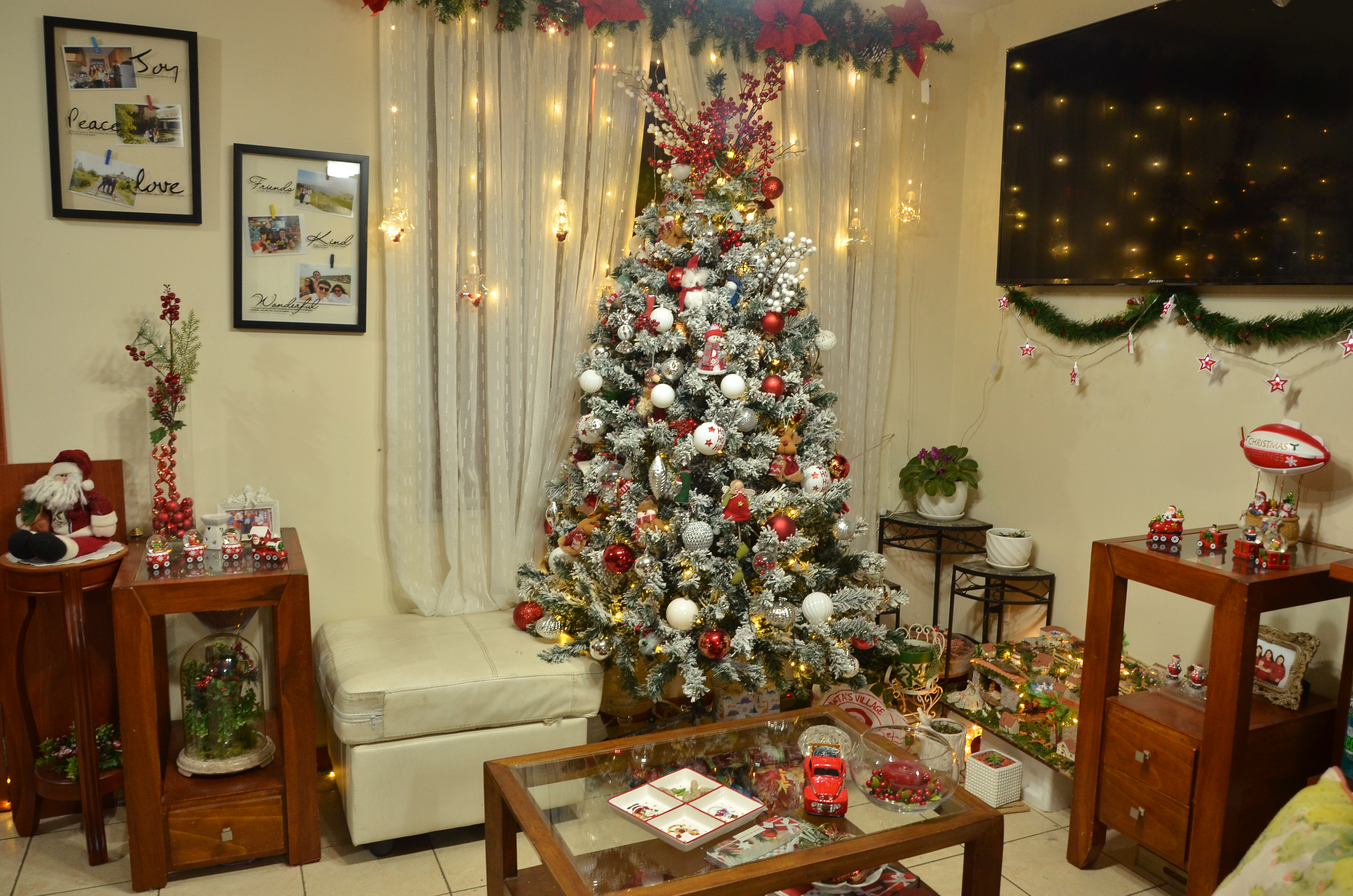 Las luces con tecnología LED son una buena opción para iluminar su espacio en esta Navidad y año nuevo.