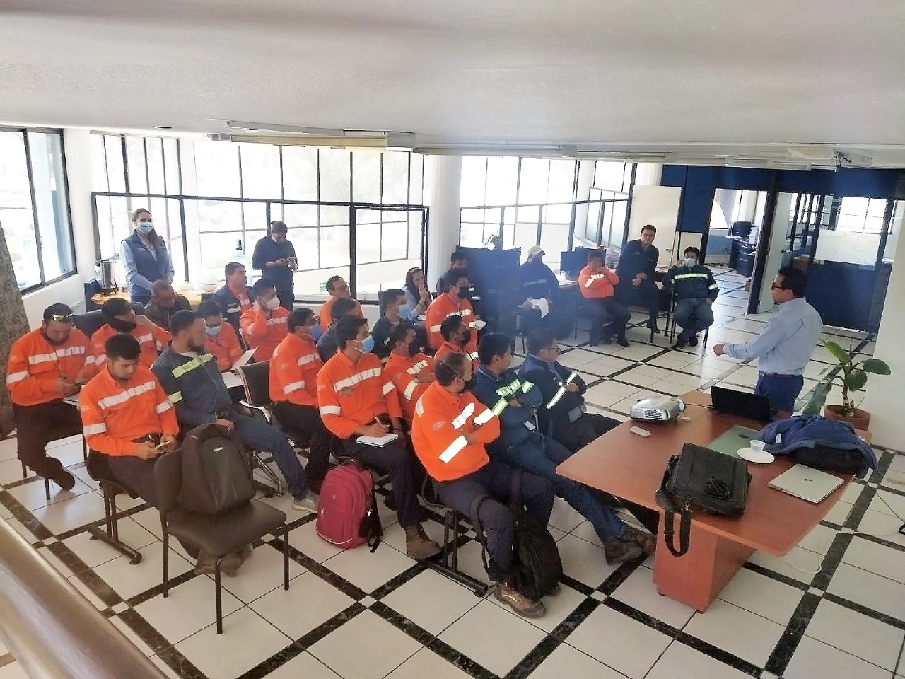 Capacitación sobre tablero armario.