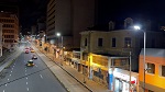 Nueva tecnología LED ilumina las vías principales de la ciudad.